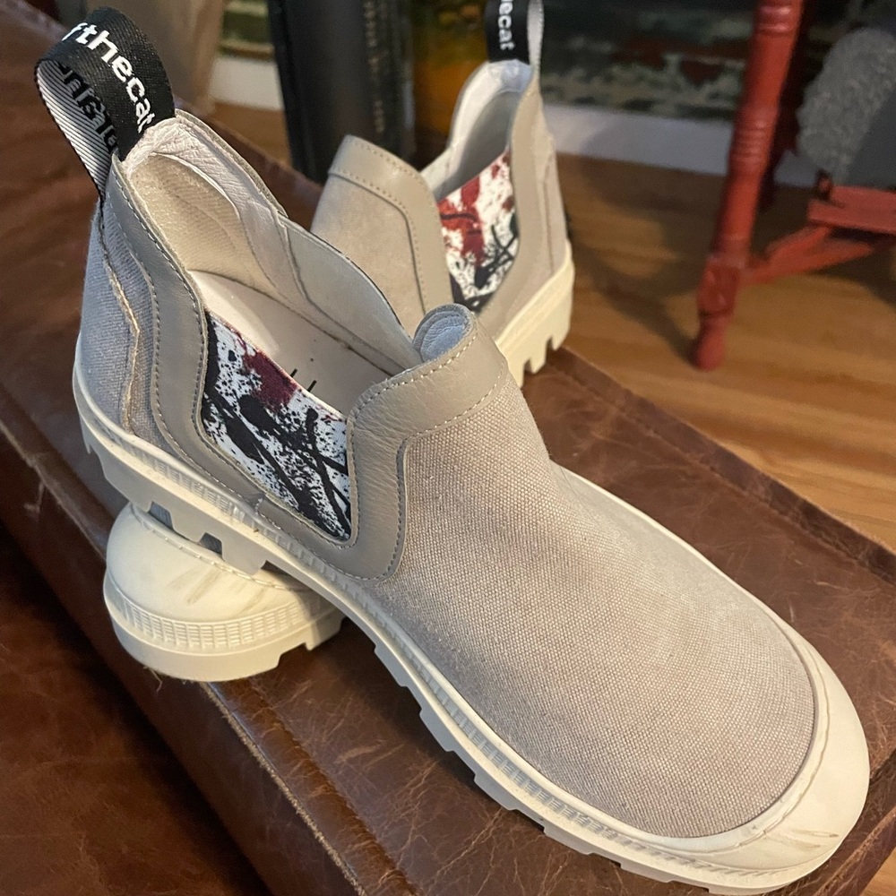 Sundance canvas boot